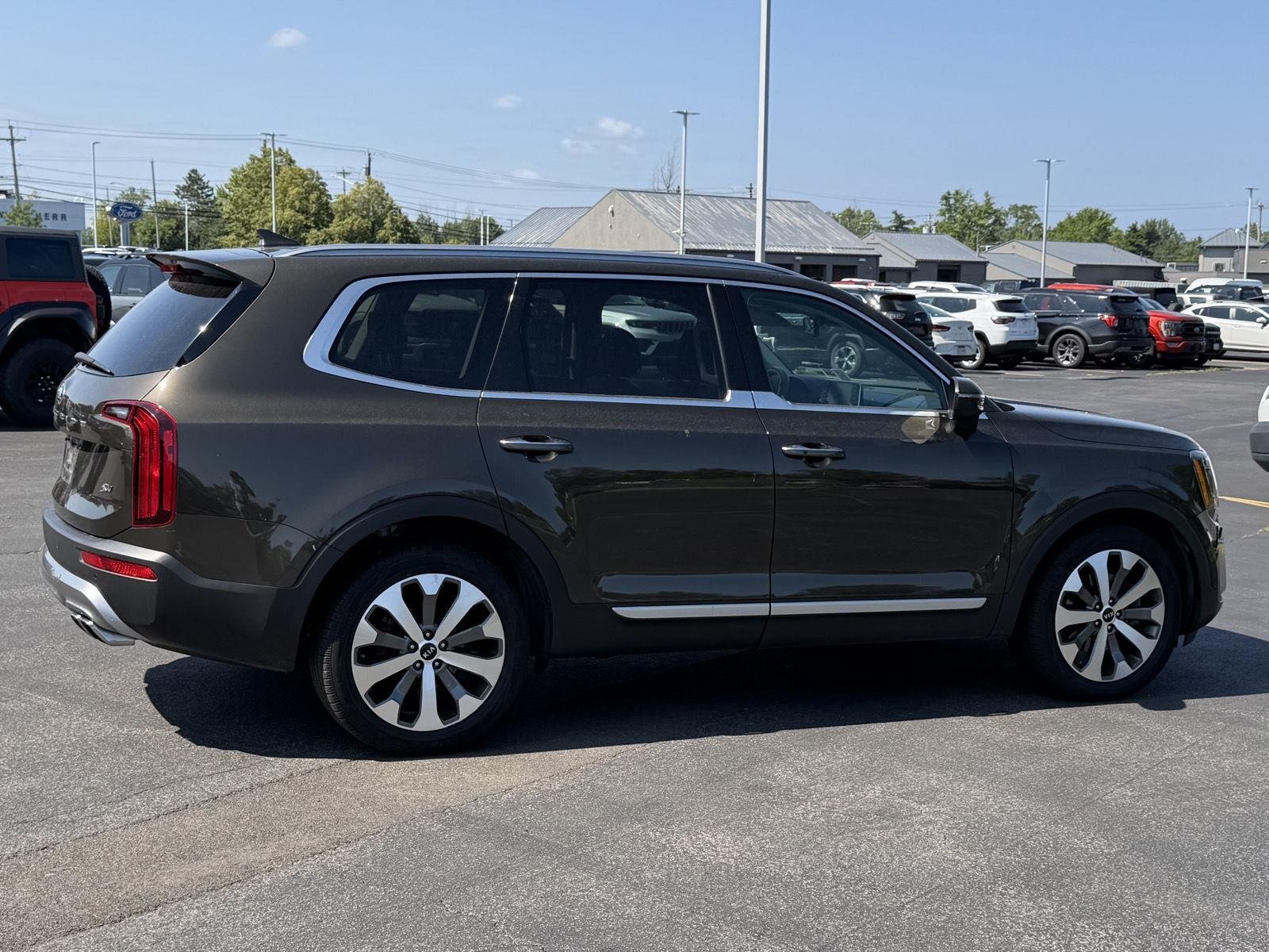 Used 2020 Dark Moss Kia S image 5