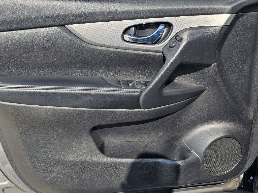 Used 2020 Gray Nissan SL image 19