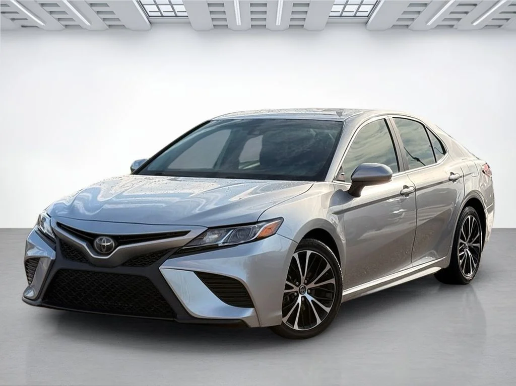 Used 2019 Silver Toyota SE image 2