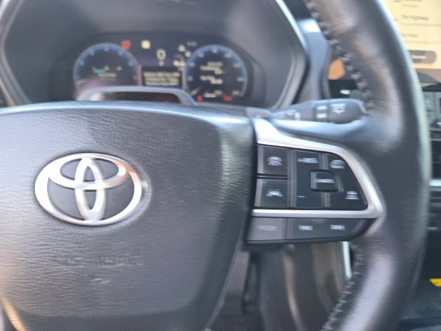 Used 2025  Toyota Platinum image 20