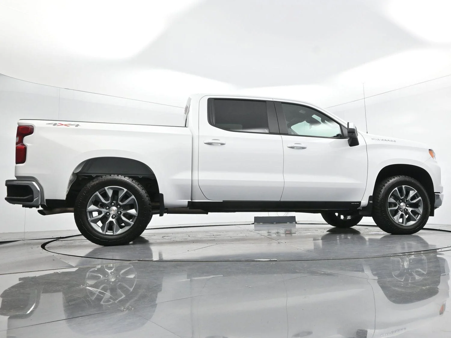 Used 2025 Summit White Chevrolet LT image 50