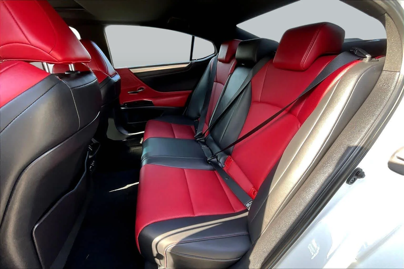 Used 2023 Ultra White Lexus F SPORT Handling image 39