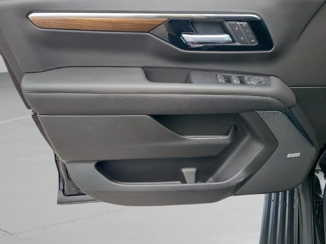 New 2026 Black Chevrolet High Country image 20