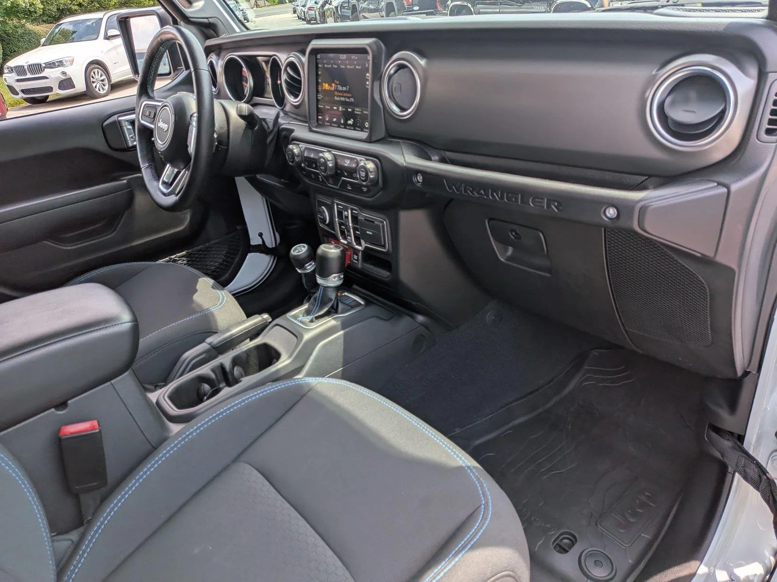 Used 2023 Bright White Clearcoat Jeep Rubicon image 36