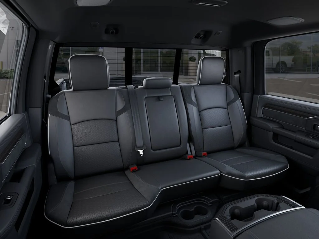 2025 RAM 3500 Laramie - Photo 16