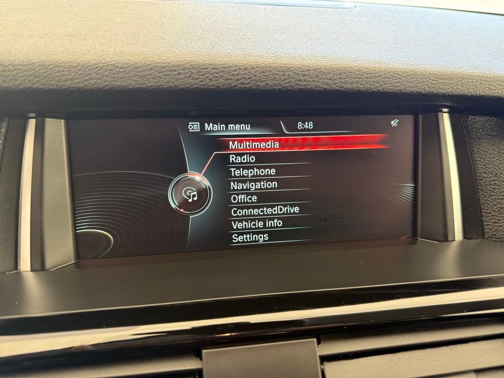 Used 2016 White Metallic BMW xDrive28i image 41