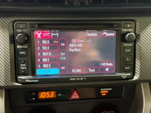 Used 2015  Scion NA image 10