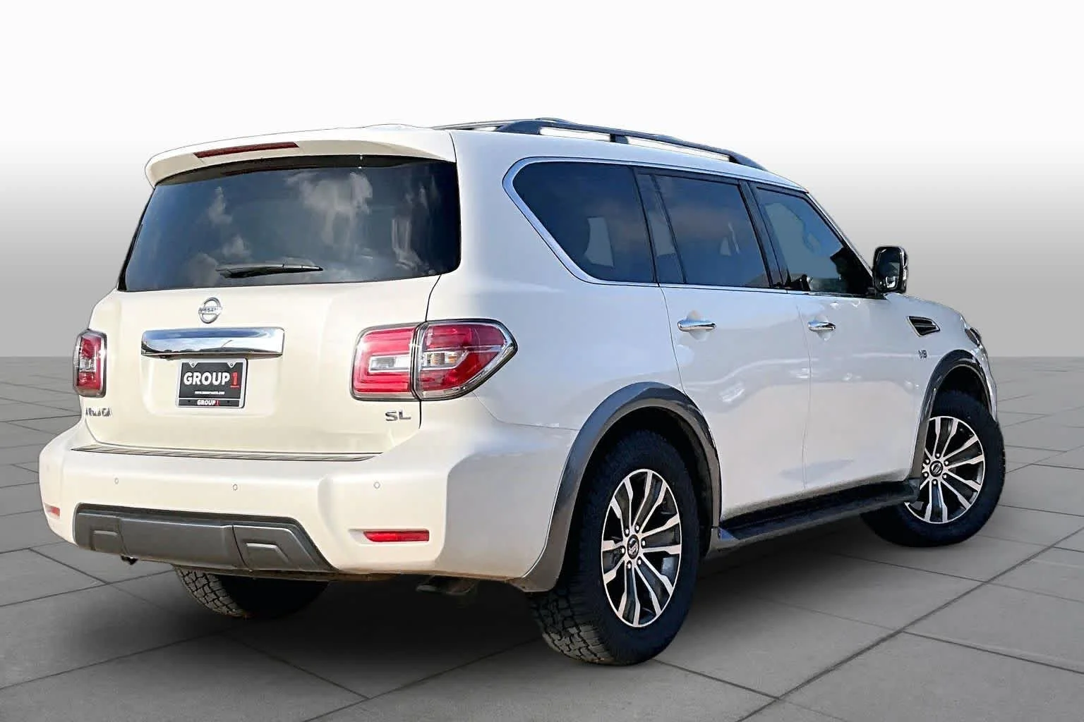 Used 2019 Pearl White Tricoat Nissan SL image 13