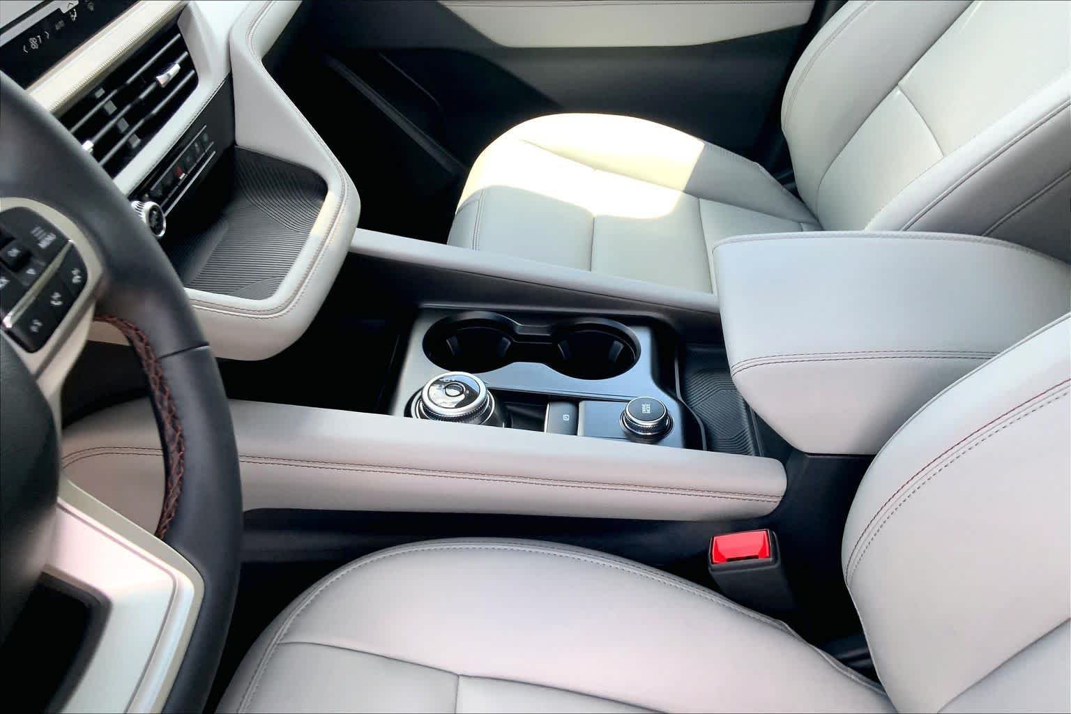New 2026 Space White Metallic Ford Active w/200A Pkg image 7