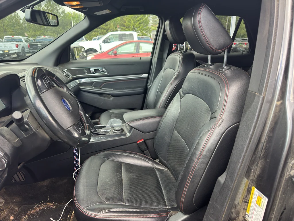 Used 2018 Magnetic Metallic Ford Sport image 6