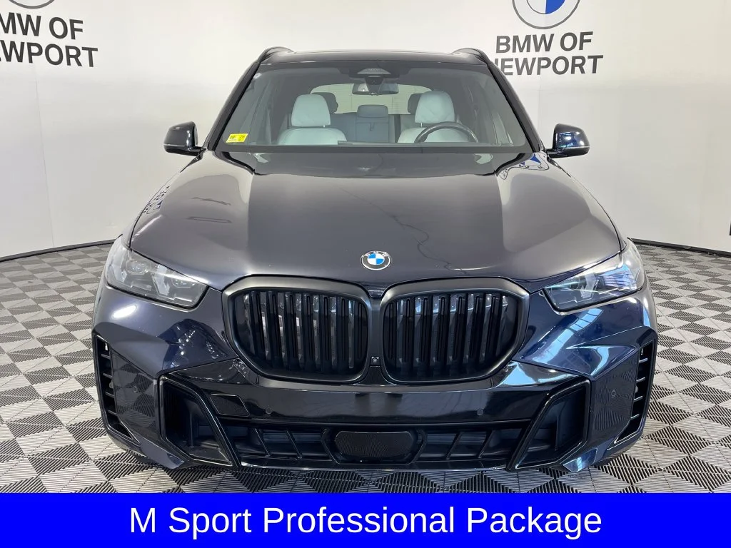 Used 2025 Carbon Black Metallic BMW xDrive40i image 9