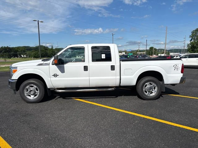 Used 2016 Oxford White Ford XLT image 2