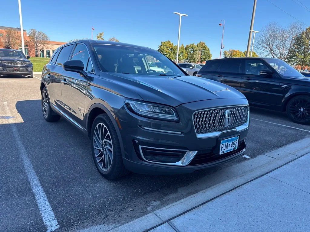 Used 2019 Gray Lincoln Reserve image 1
