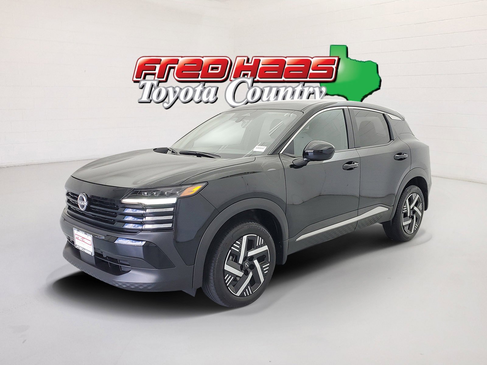 Used 2025 Super Black Nissan SV image 1