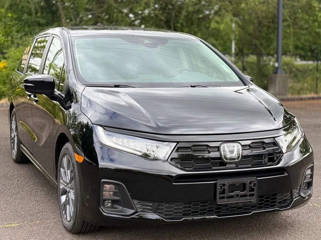 Used 2025  Honda Touring image 7
