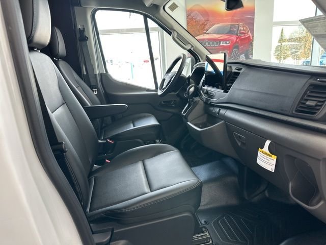 New 2026 Oxford White Ford Cargo Van image 36