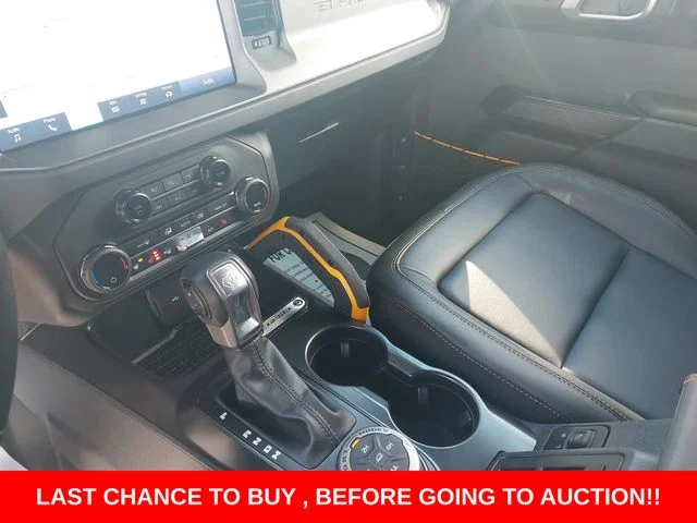 Used 2024 Gray Ford Badlands image 24