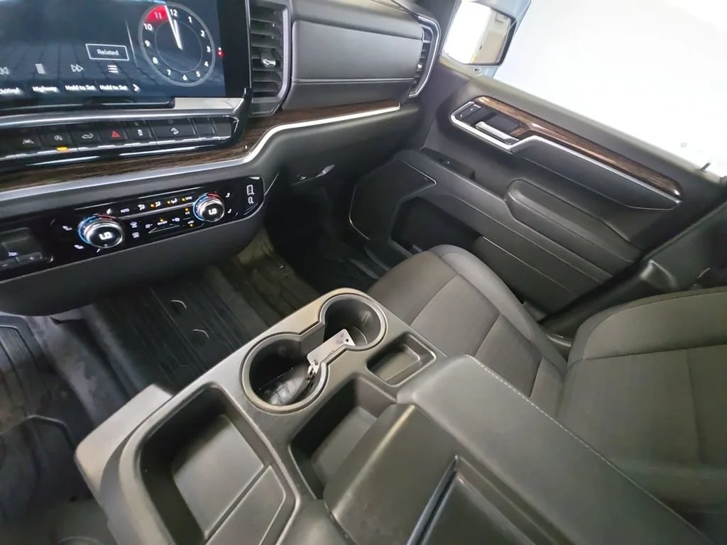 Certified Used 2025 Titanium Rush Metallic GMC Elevation image 18