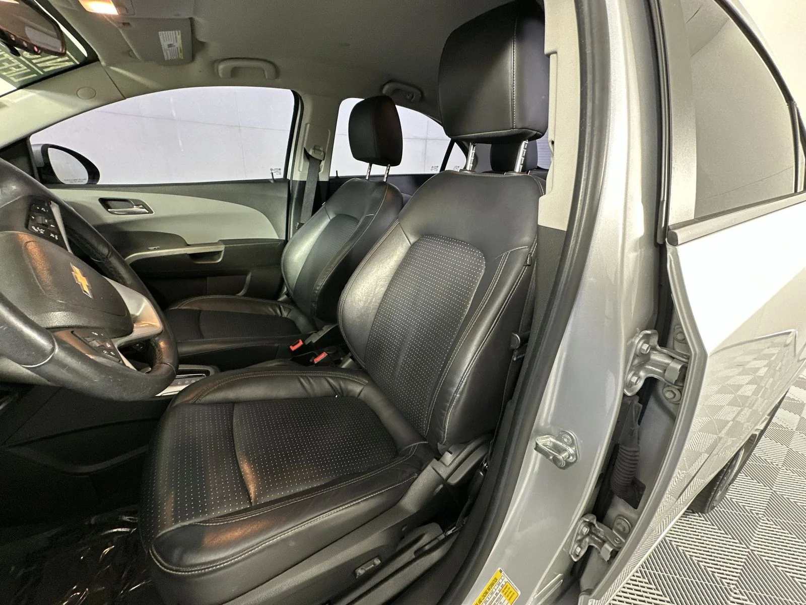 Used 2019 Silver Chevrolet Premier image 11
