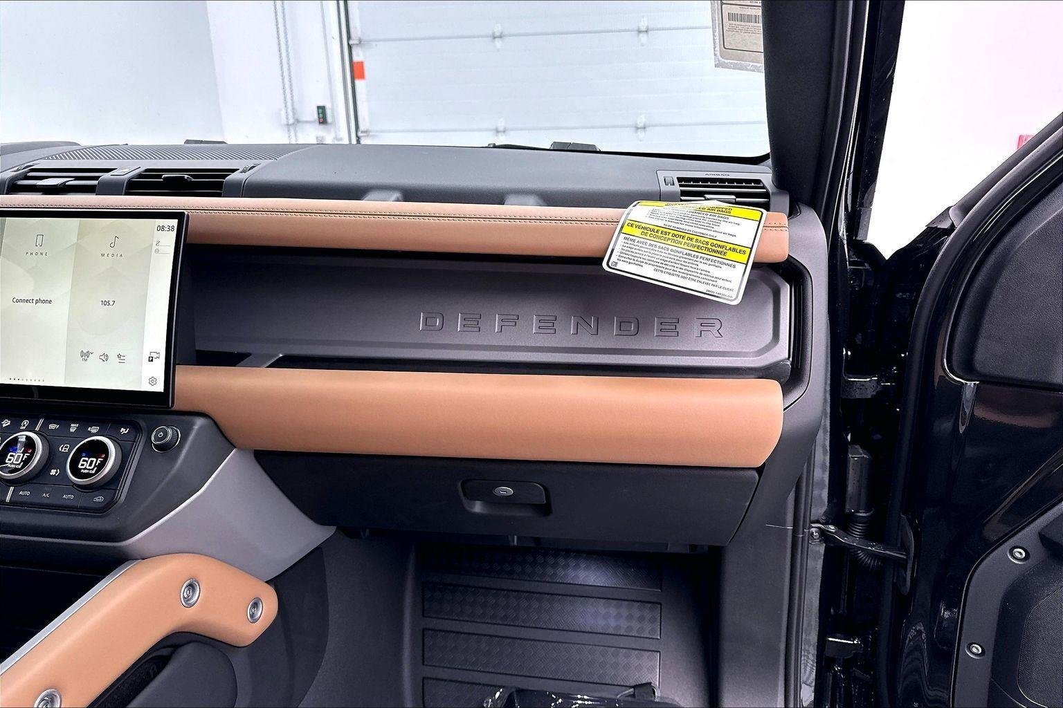 New 2026 Santorini Black Metallic Land Rover X image 33