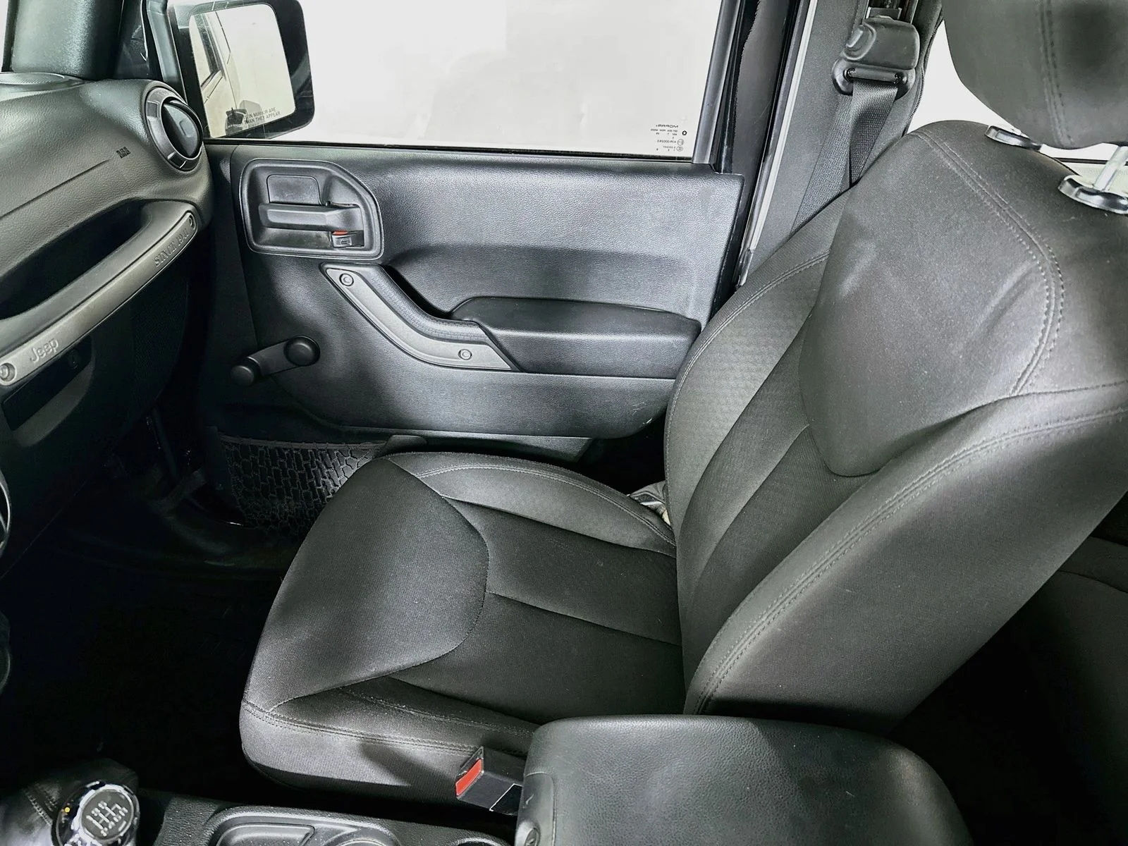 Used 2018 Black Clearcoat Jeep Sport image 19