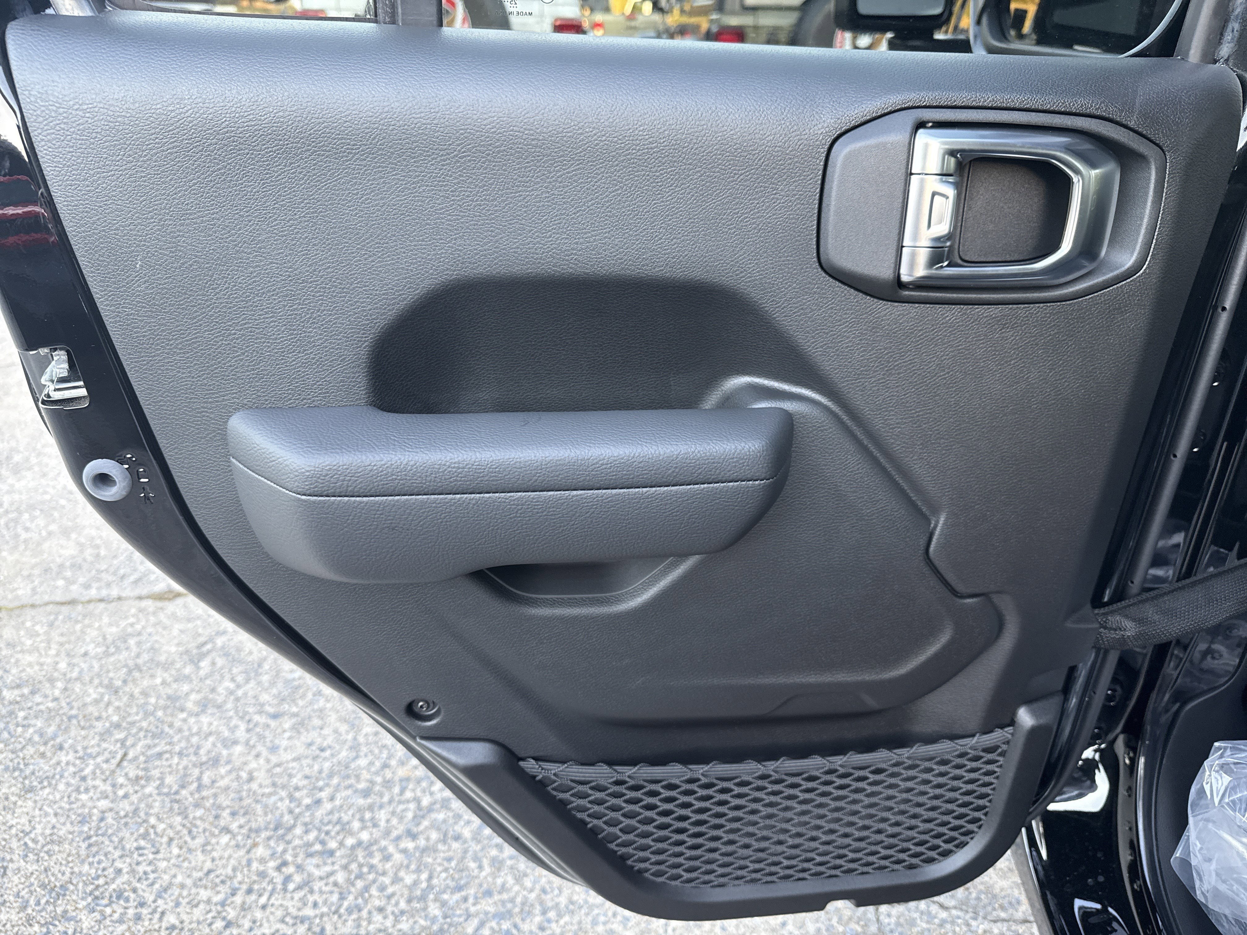 New 2026 Black Clear-Coat Exterior Paint Jeep Sport S image 25