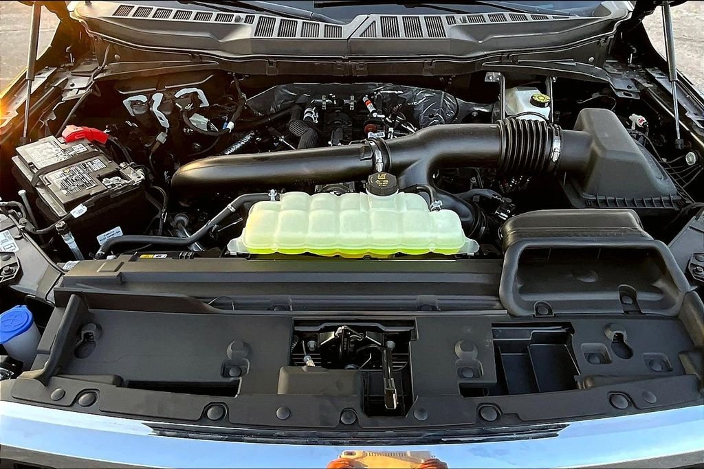 2025 Ford F-150 Lariat - Photo 9