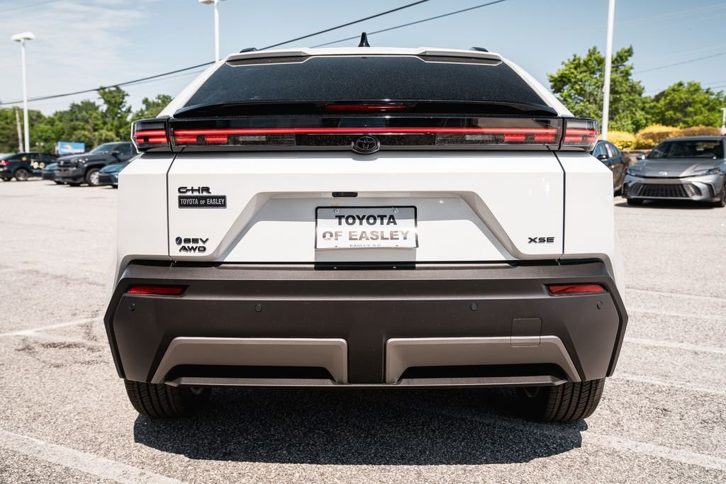 New 2026 Wind Chill Pearl <sup>1</sup> Toyota  XSE image 6