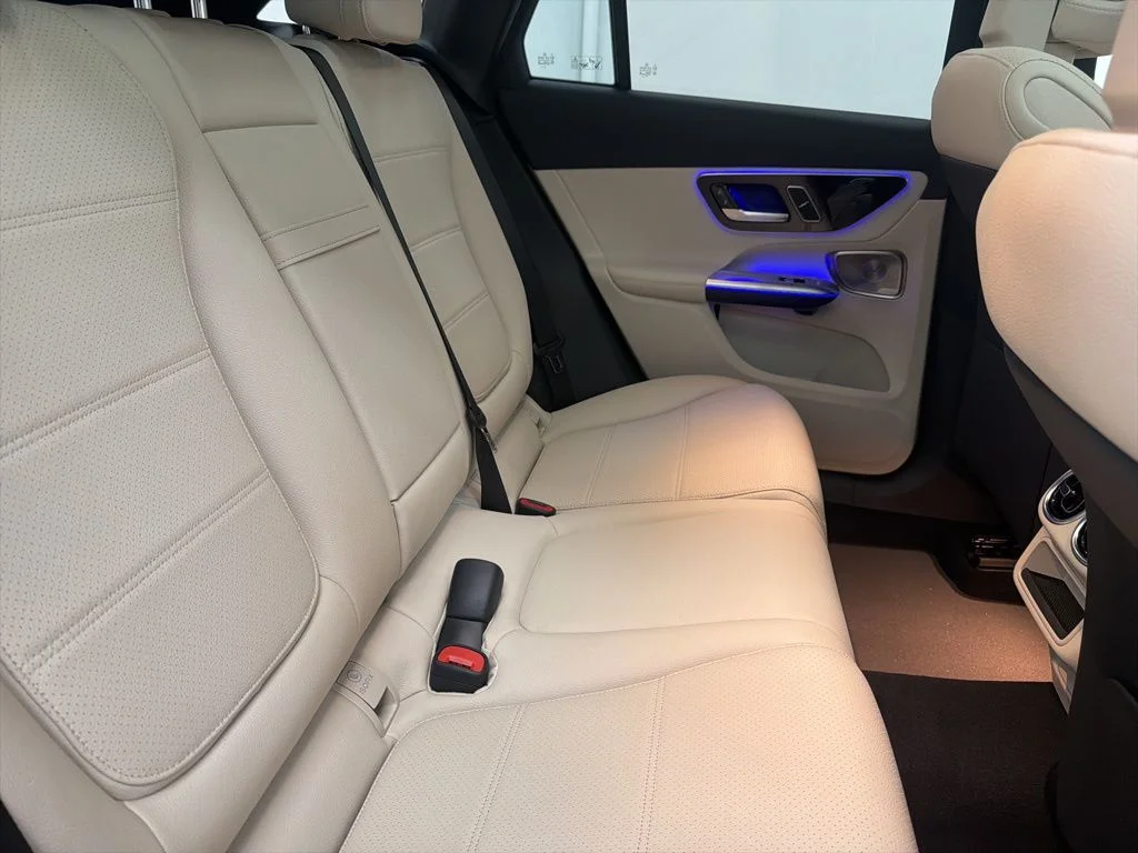Used 2026 White Mercedes-Benz GLC 300 image 26