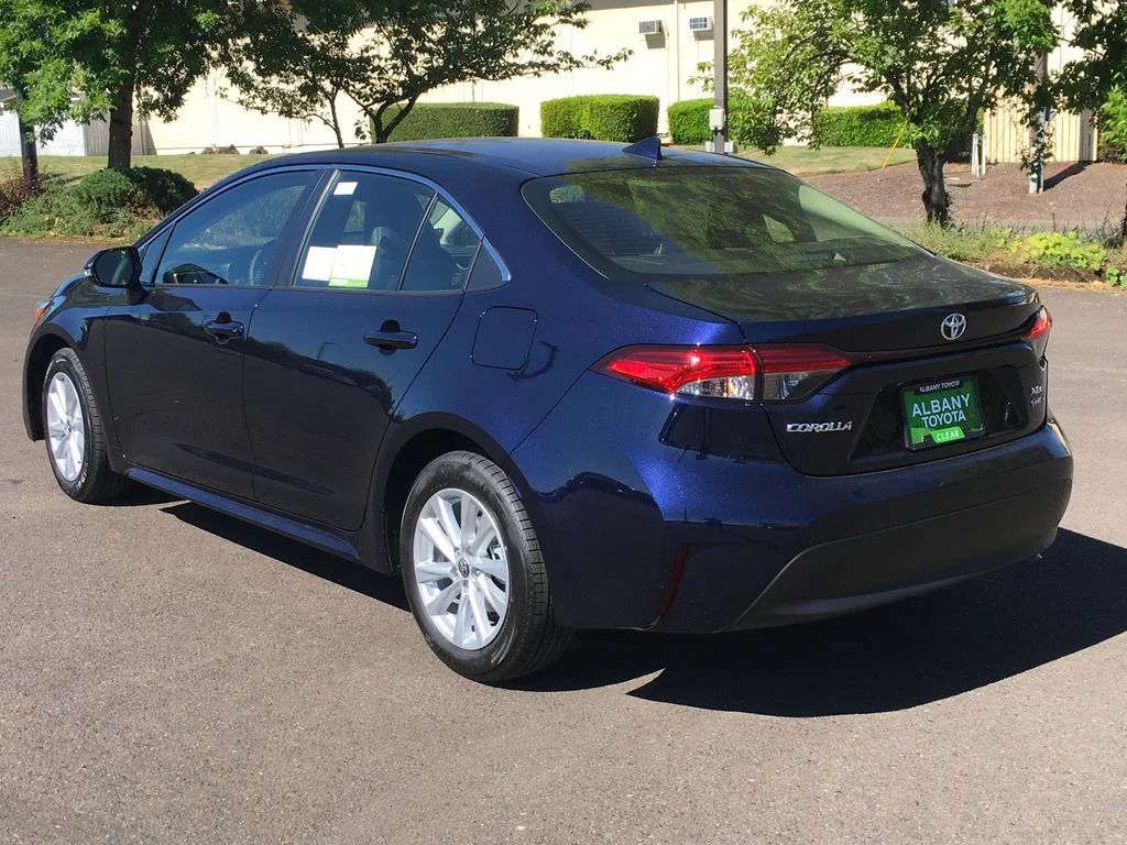 Used 2026  Toyota XLE image 4