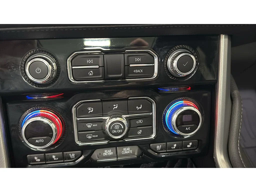 Used 2023 Onyx Black GMC Denali image 27