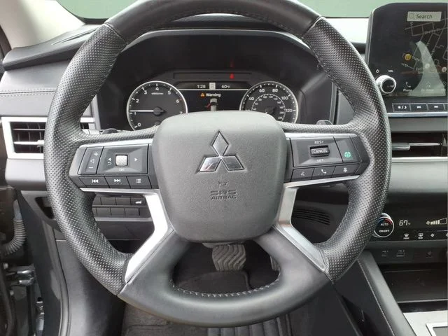 Used 2024 Black Mitsubishi SE image 23