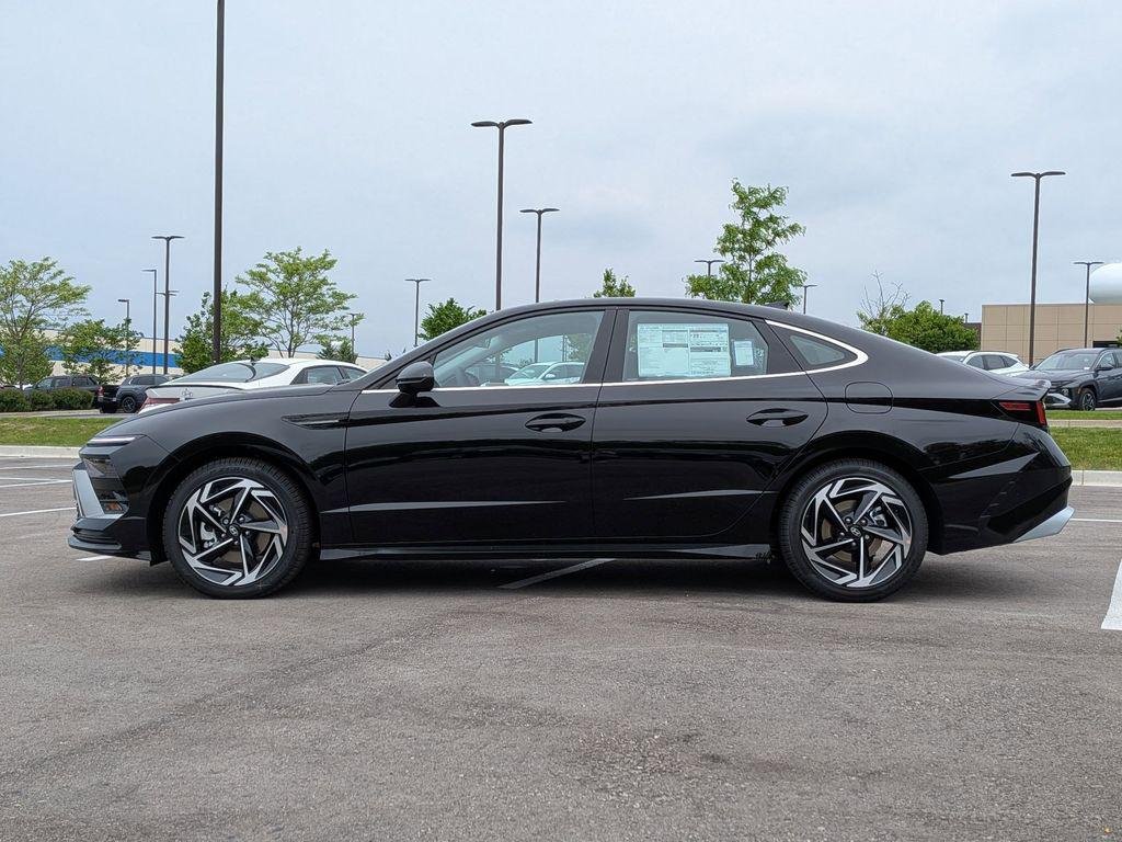 New 2026 Black Hyundai SEL Sport image 4