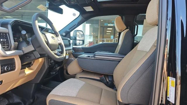 New 2027 Agate Black Metallic Ford XLT 4WD image 31