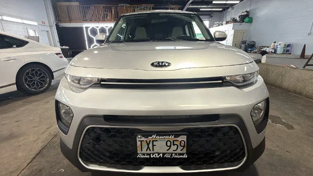 Used 2020 Silver Kia LX image 8