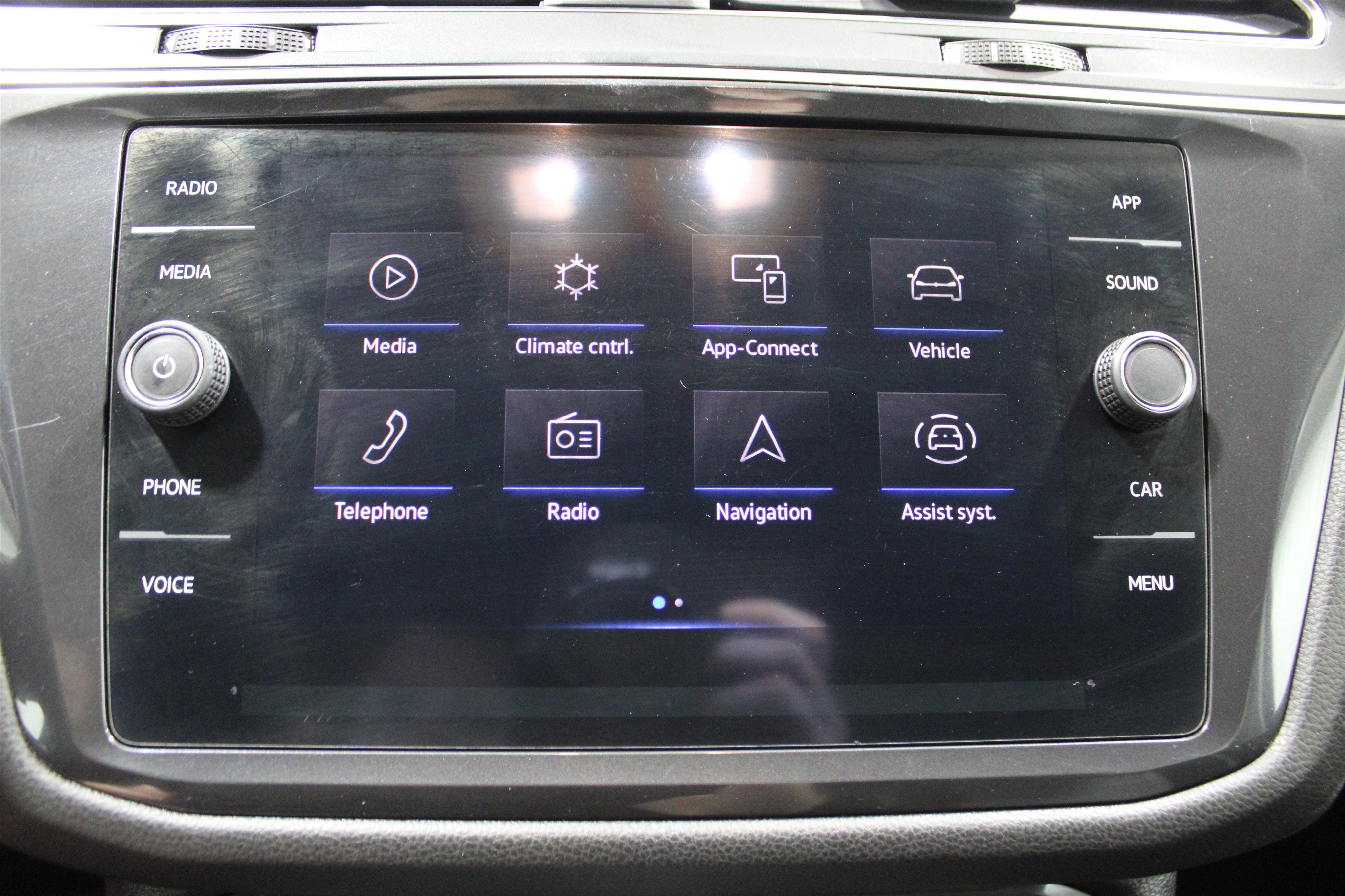 Used 2021 Atlantic Blue Metallic Volkswagen SE image 13