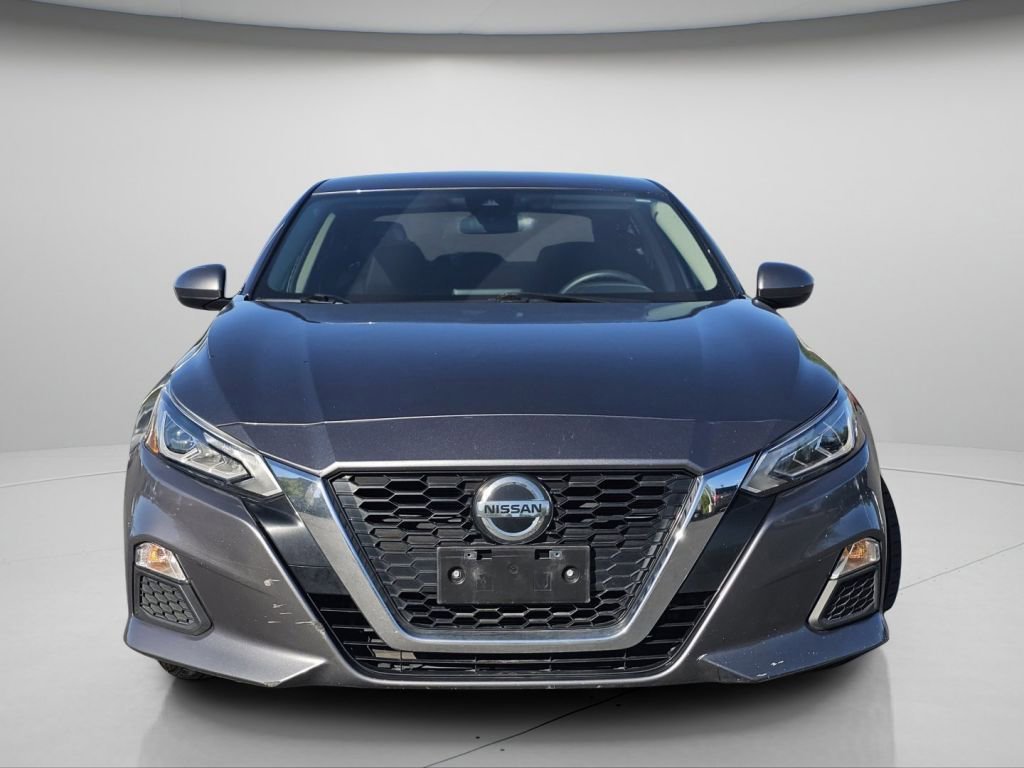 Used 2022 Gun Metallic Nissan 2.5 SV image 3