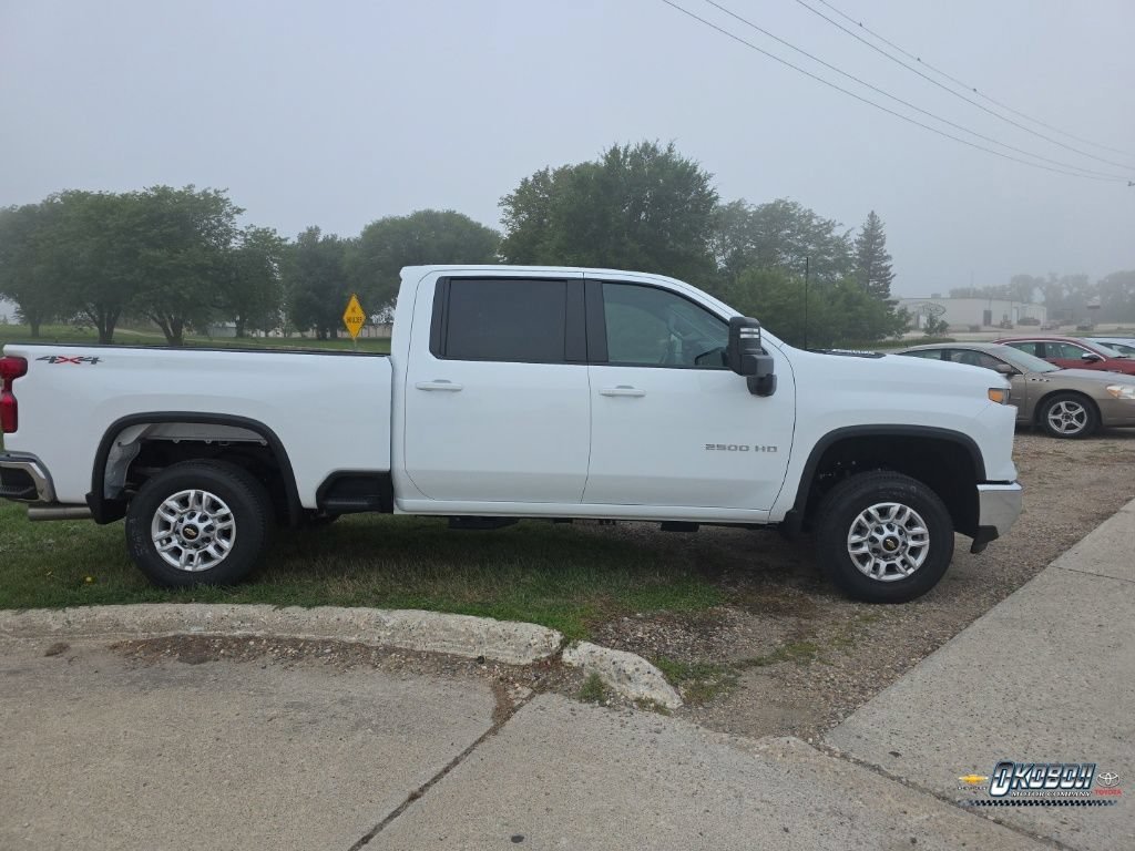 New 2026 Summit White Chevrolet LT image 3