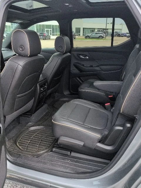 Used 2023 Gray Chevrolet Premier image 6