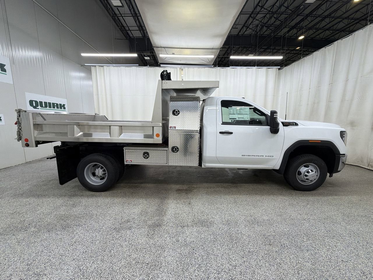 2026 GMC Sierra 3500 Chassis Cab Pro - Photo 5