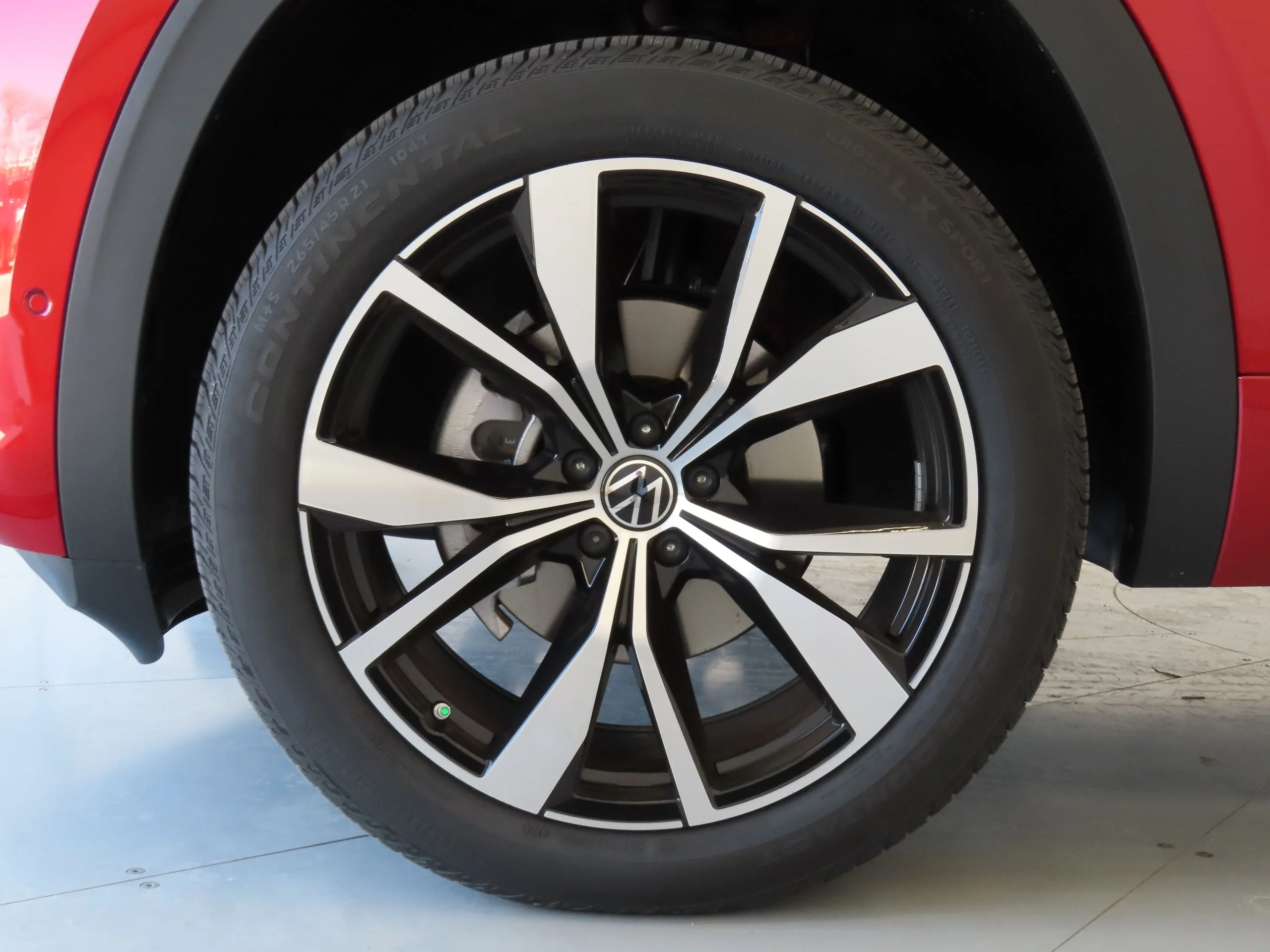 2025 Volkswagen Atlas SEL Premium R-Line - Photo 29