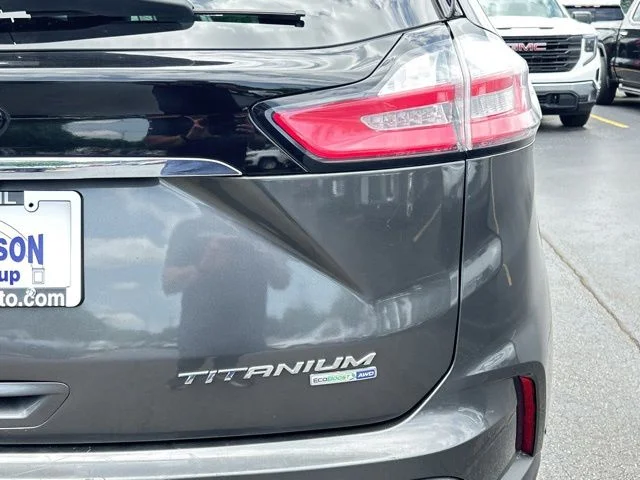 Used 2020  Ford Titanium image 9
