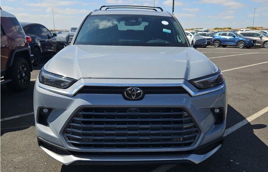2025 Toyota Grand Highlander Platinum - Photo 3