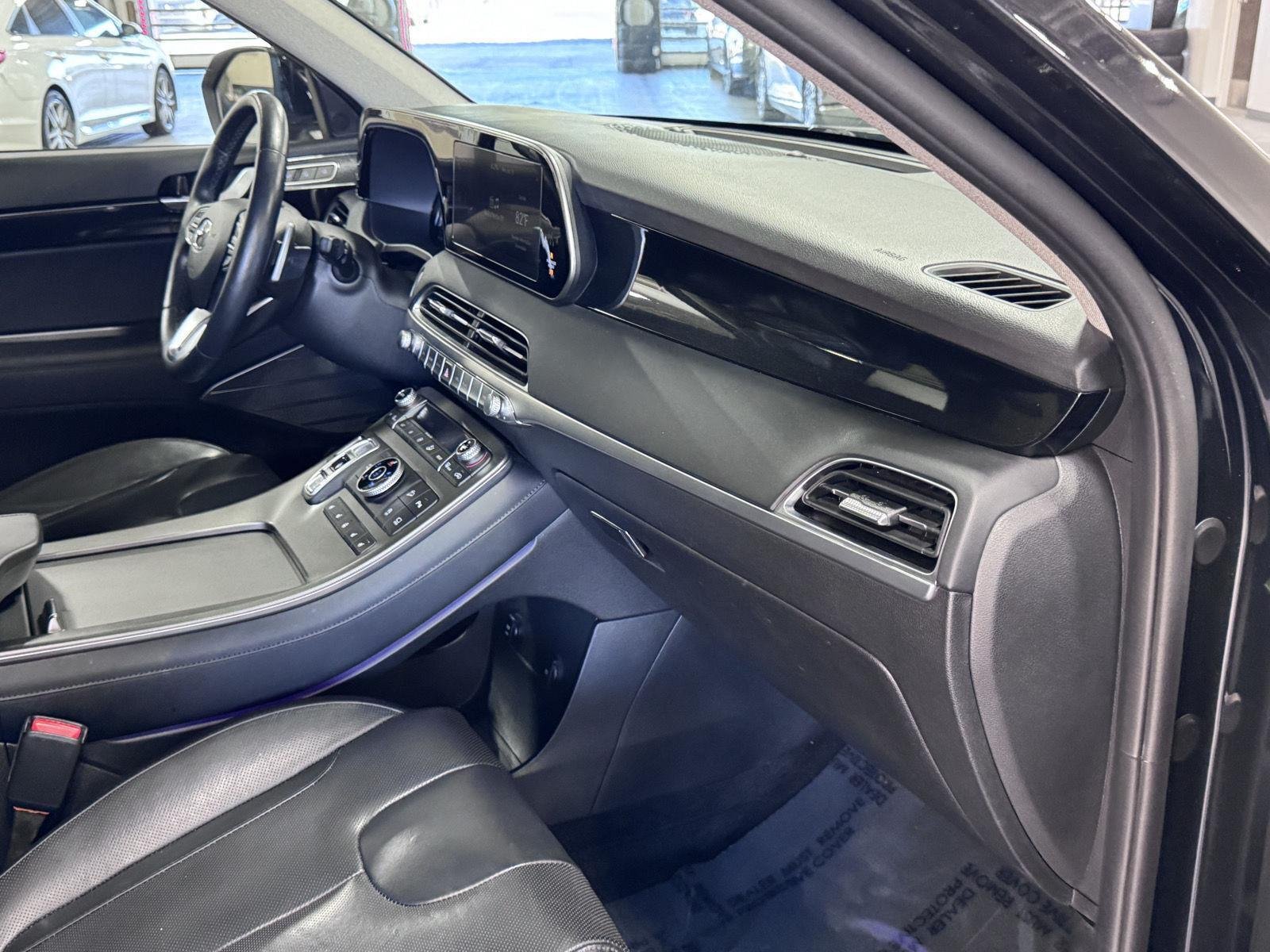 Used 2021 Moonlight Cloud Hyundai Limited image 18