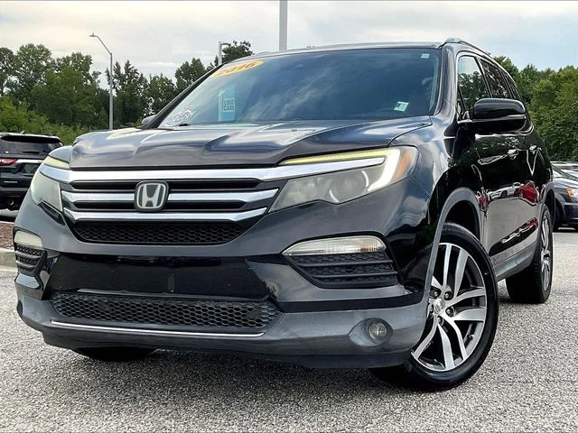 Used 2016  Honda Touring image 3