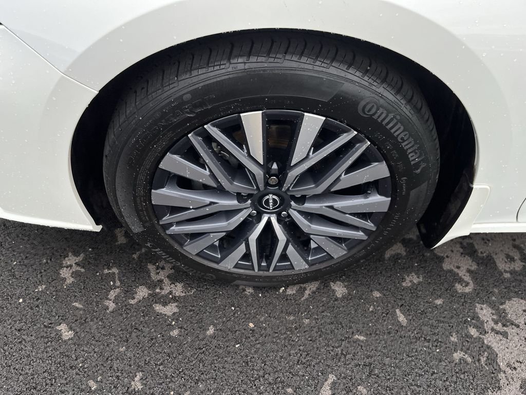 Used 2023 White Nissan 2.5 SV image 10