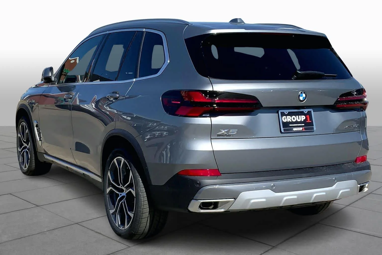 New 2026 Skyscraper Grey Metallic BMW xDrive40i image 11