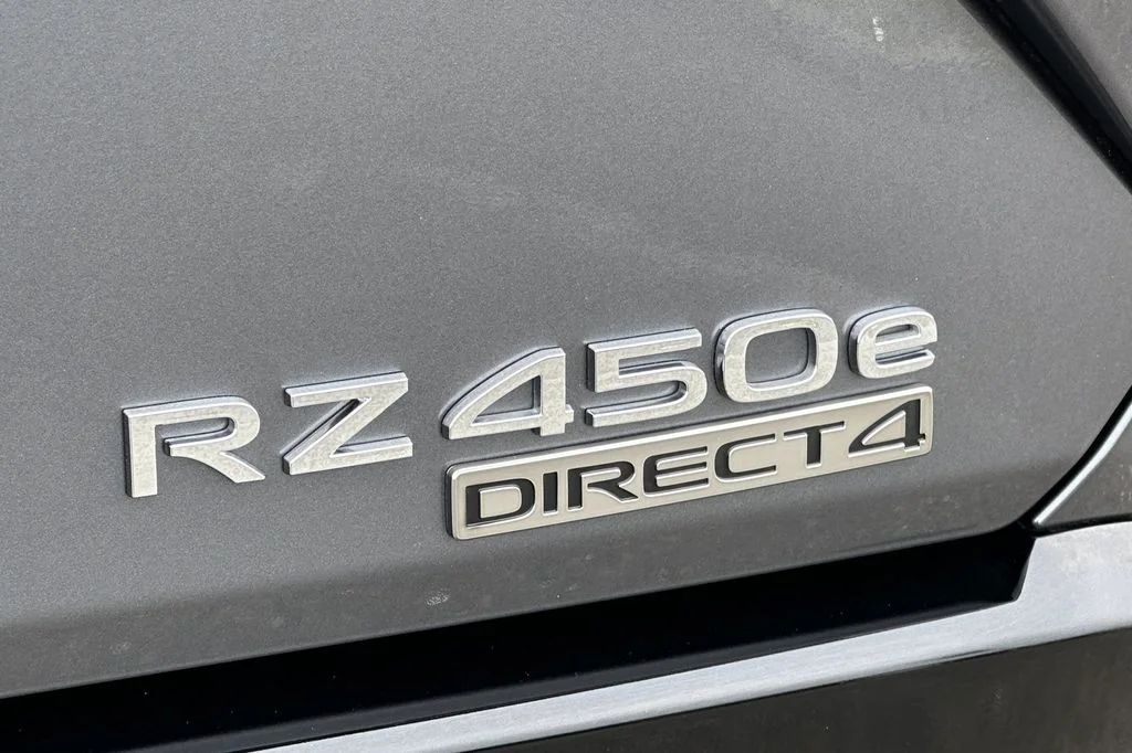 Used 2025 Gray Lexus  image 31