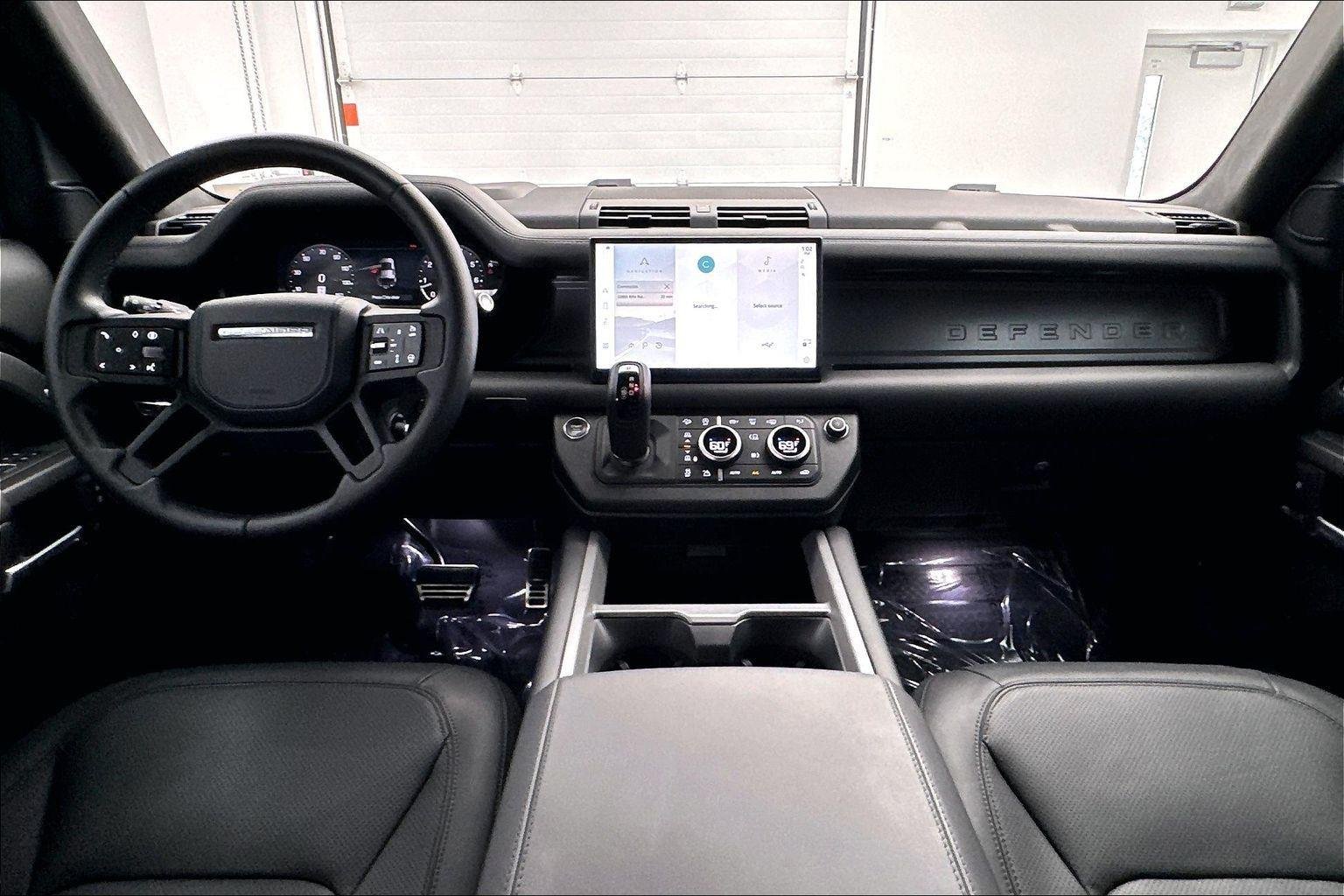 Used 2025 Santorini Black Metallic Land Rover V8 image 6
