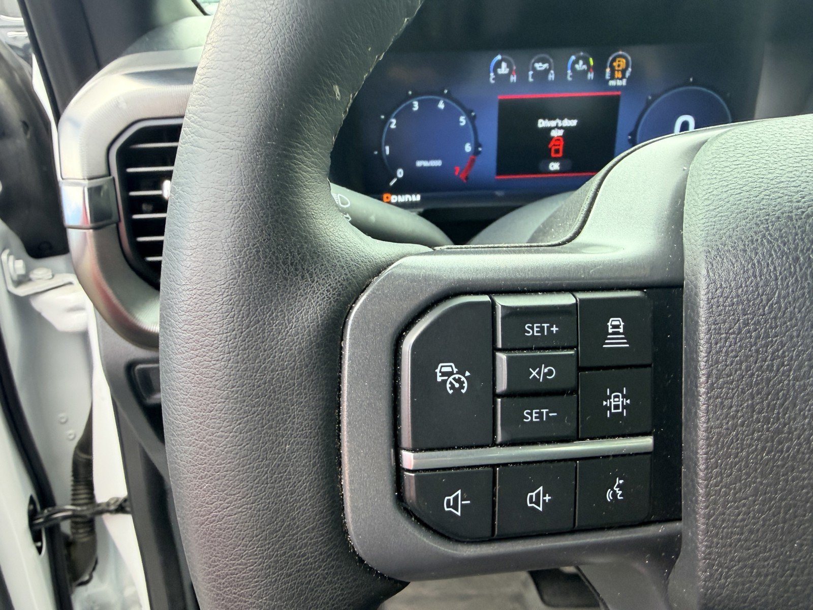 Used 2025 White Ford Lariat image 22
